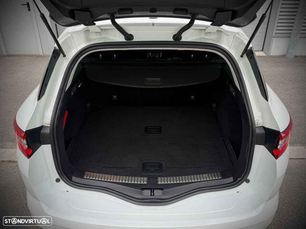 Renault Mégane Sport Tourer 1.6 dCi GT Line - 42