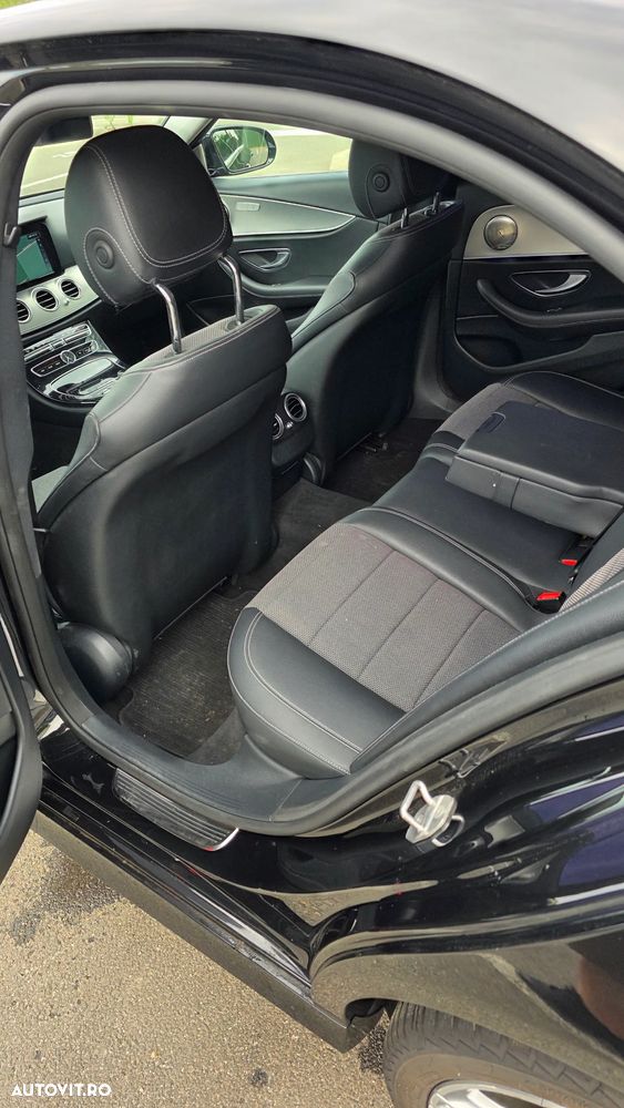 Mercedes-Benz E - 11