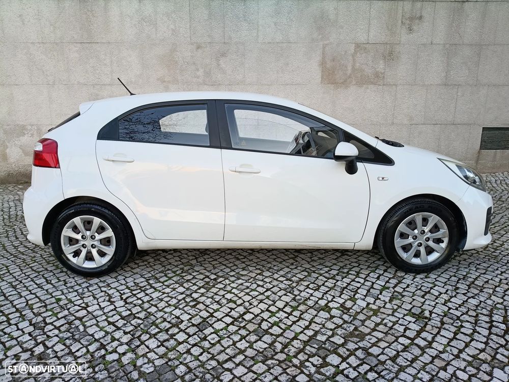 Kia Rio 1.1 CRDi LX ISG - 16