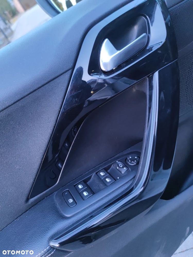 Peugeot 208 1.6 e-HDi Allure STT - 17