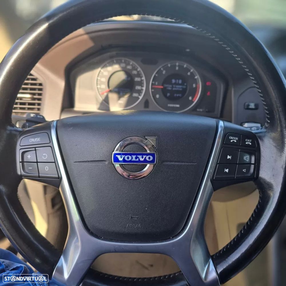 Volvo XC 60 2.4 D Momentum Geartronic - 12