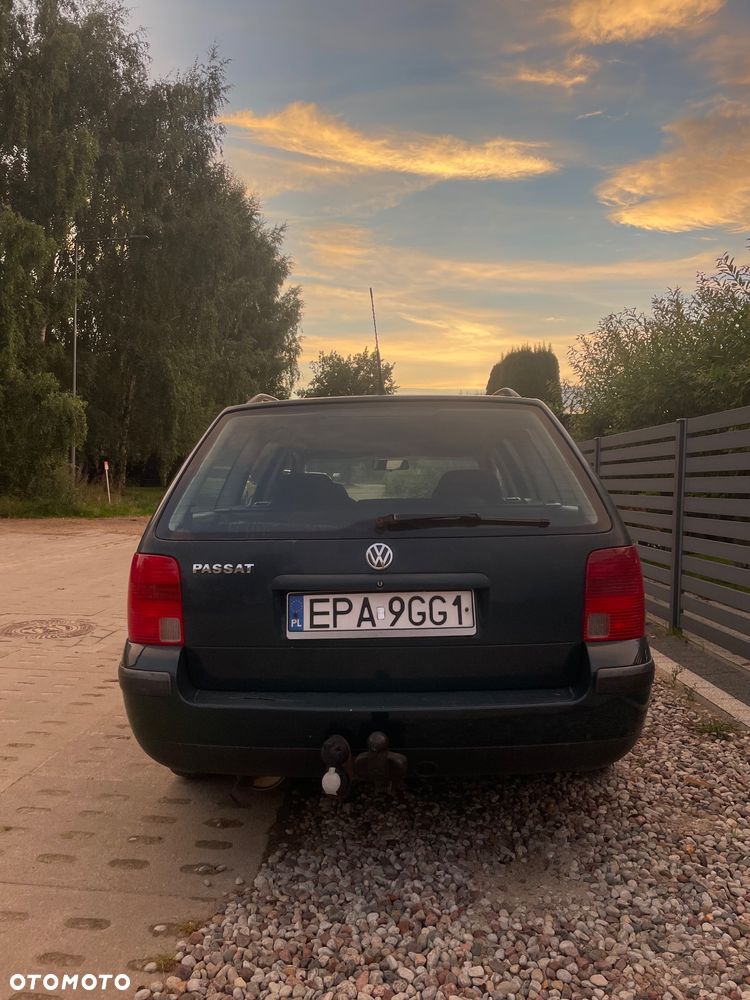 Volkswagen Passat 1.6 - 7