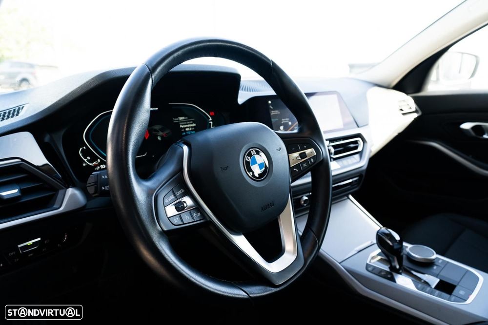 BMW 330 e Auto - 6
