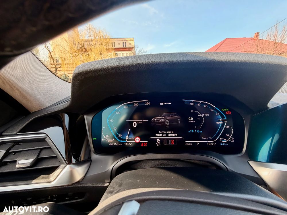 BMW Seria 3 330e Aut. Sport Line - 17