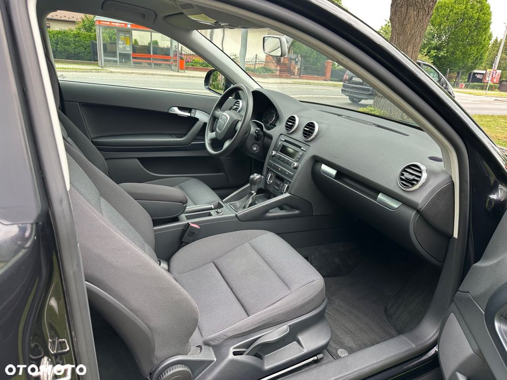 Audi A3 3-drzwiowe 1.6 Ambiente - 26
