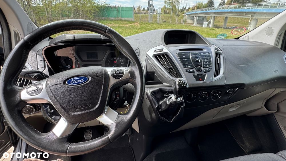 Ford Tourneo Custom - 20