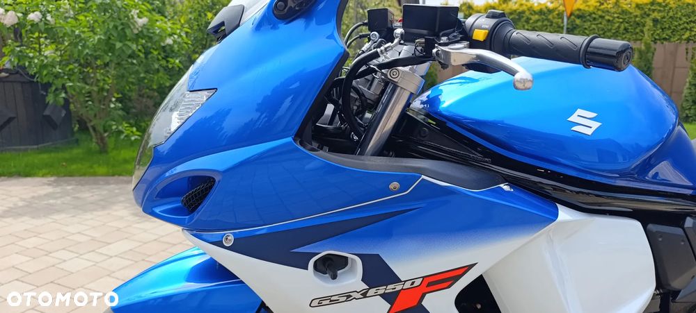 Suzuki GSX - 40
