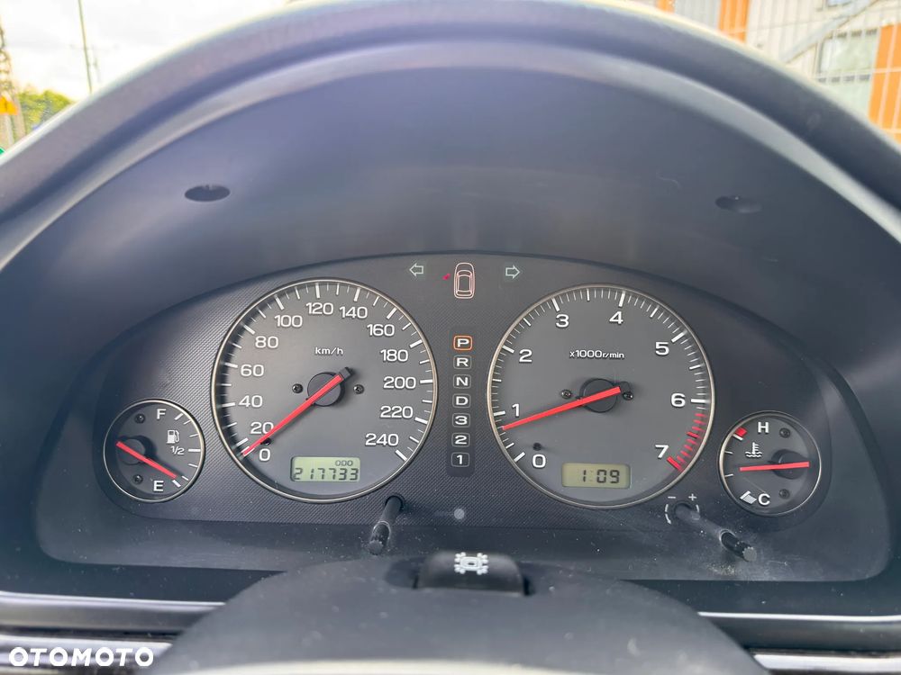 Subaru Legacy - 24