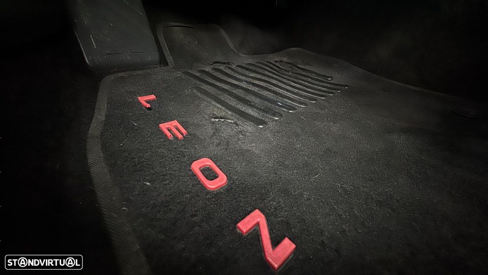 SEAT Leon 1.6 TDI ECOMOTIVE Reference - 16