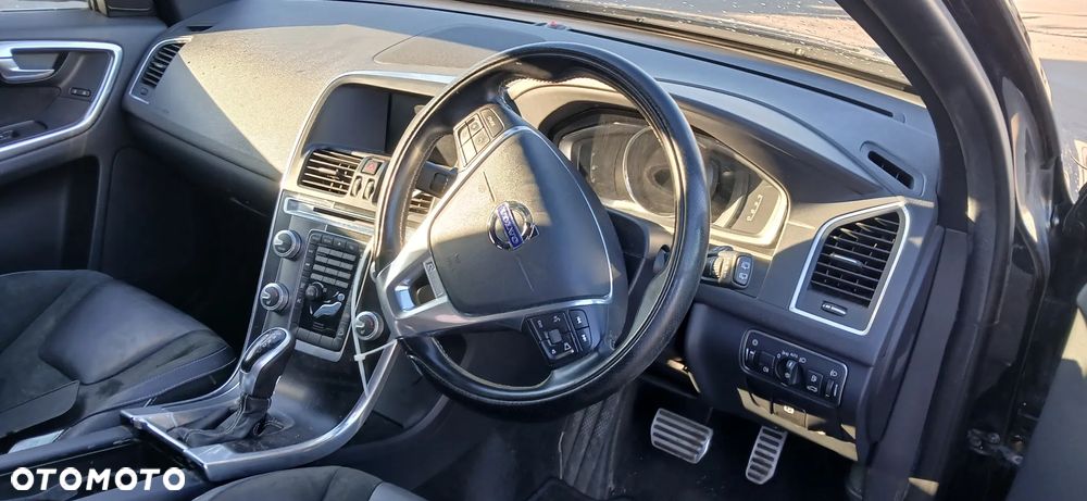 Volvo XC 60 D5 AWD RDesign - 8