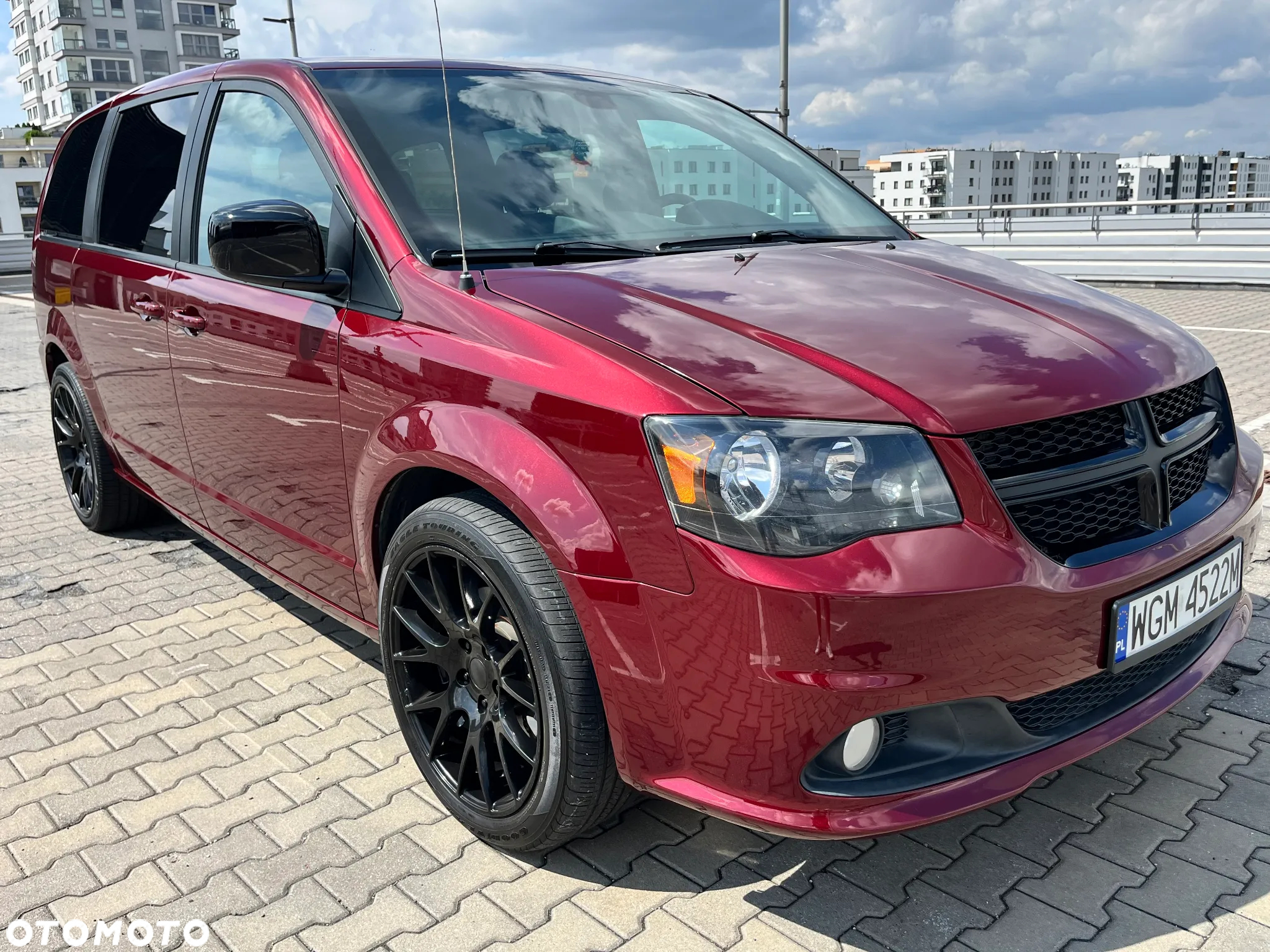 Dodge Grand Caravan - 2
