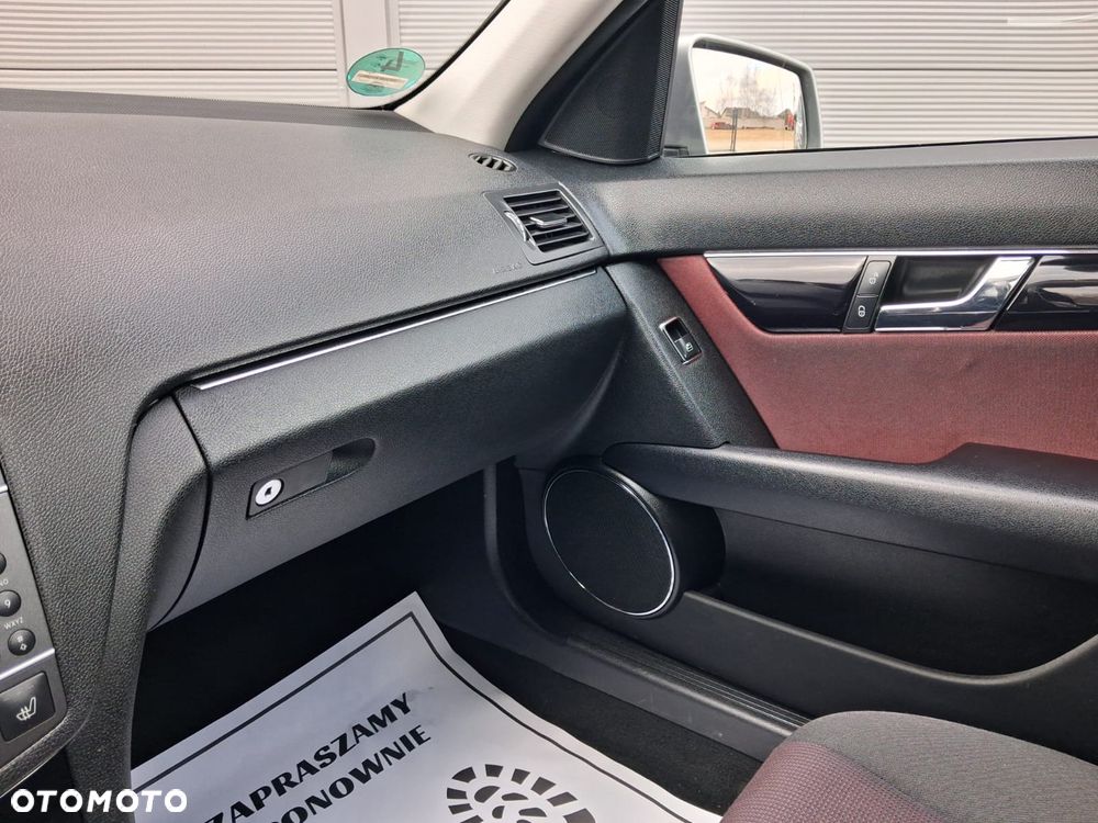Mercedes-Benz Klasa C 220 CDI DPF (BlueEFFICIENCY) Elegance - 22