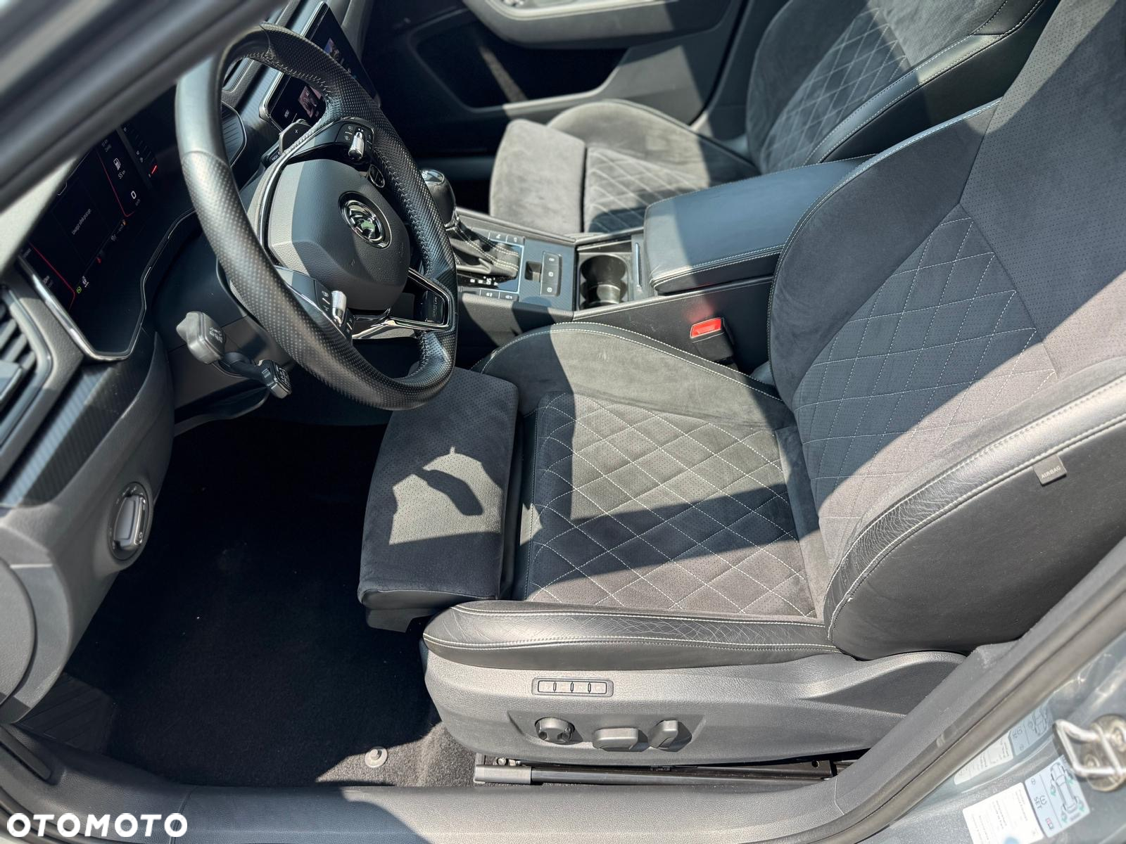 Skoda Superb 2.0 TDI DSG Sportline - 12
