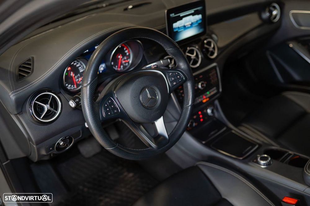 Mercedes-Benz GLA 200 - 2