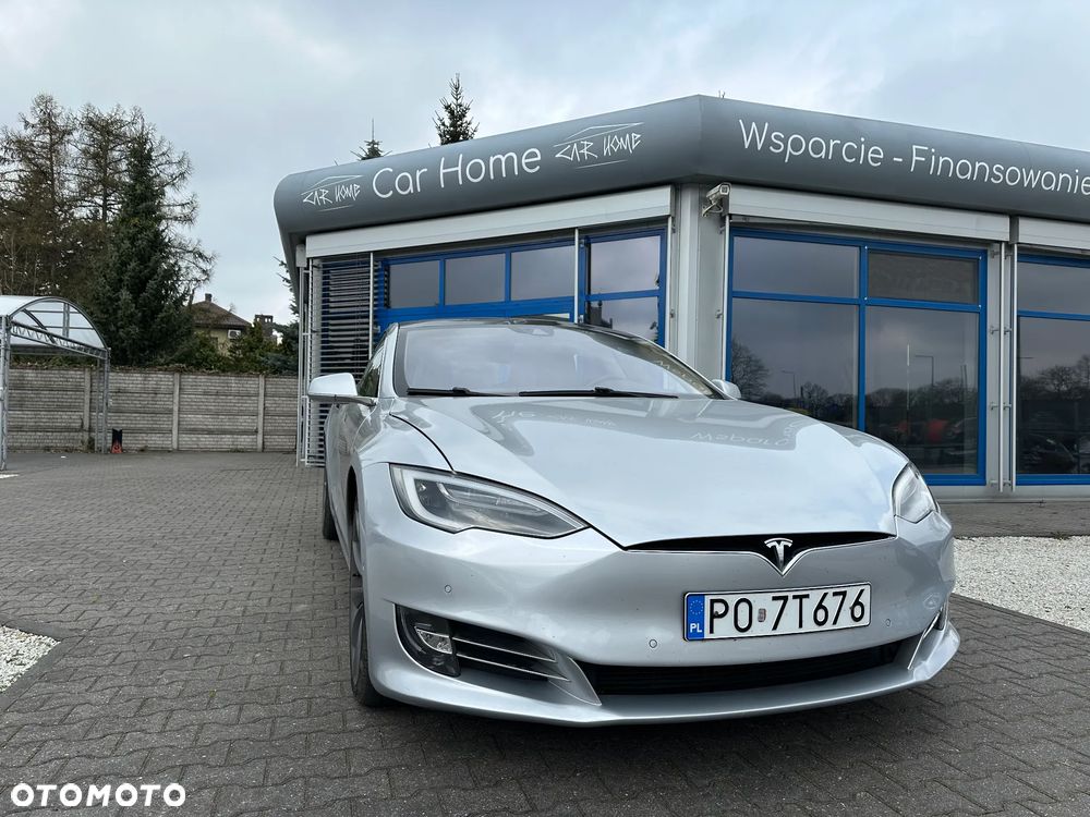 Tesla Model S - 1