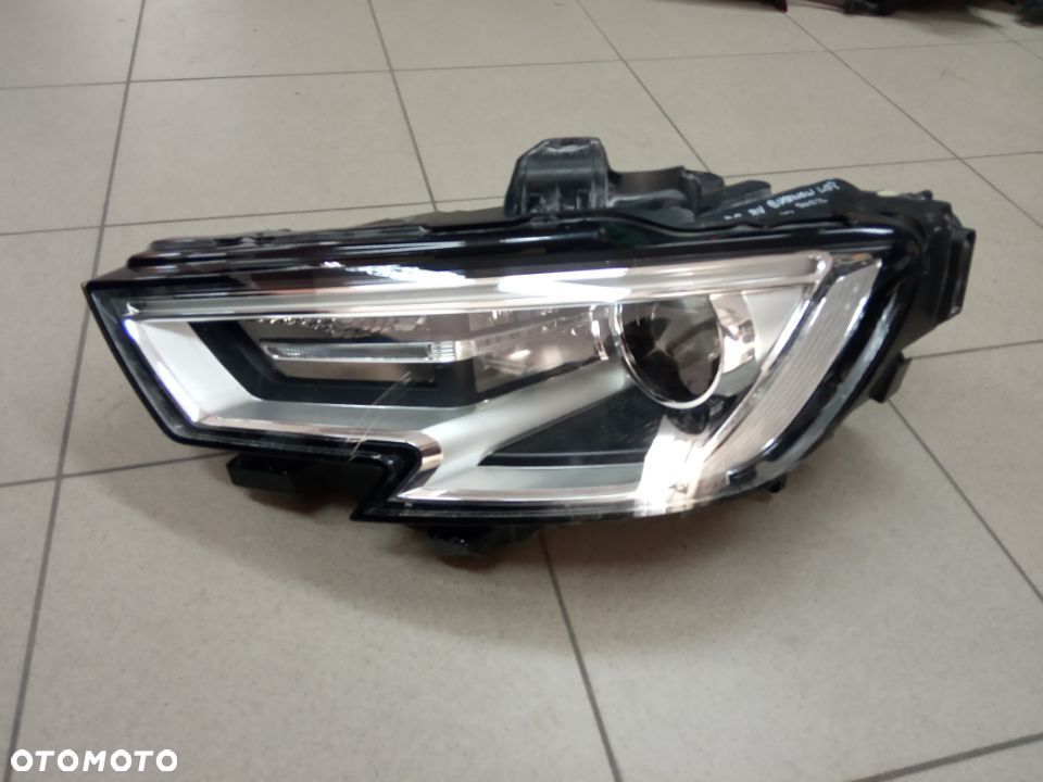 Audi a3 8v lift reflektor Xenon 8v0941005e - 1