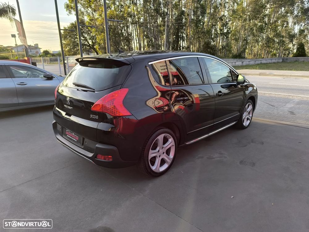 Peugeot 3008 2.0 HDi Hybrid4 - 5