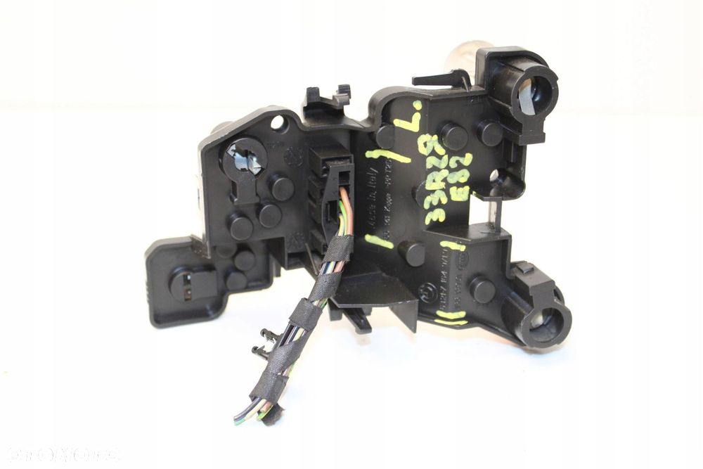 WKŁAD LAMPY GNIAZDO ŻAROWEK LEWY TYŁ BMW E82 7164971 - 2