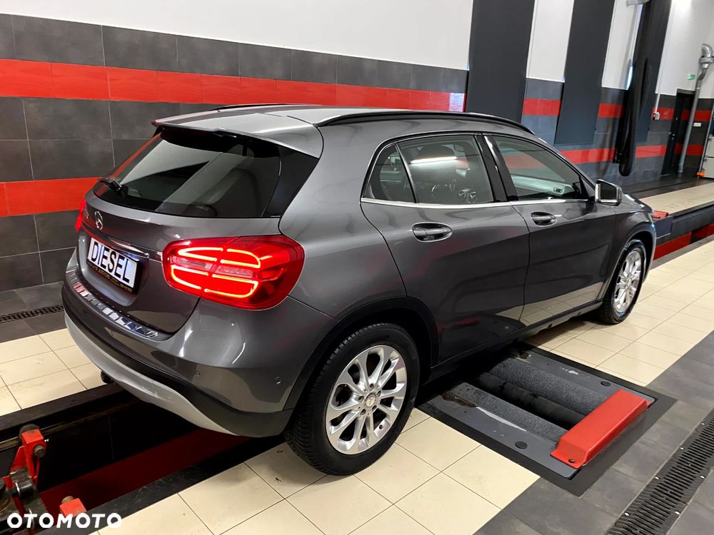 Mercedes-Benz GLA 180 d 7G-DCT Urban - 7