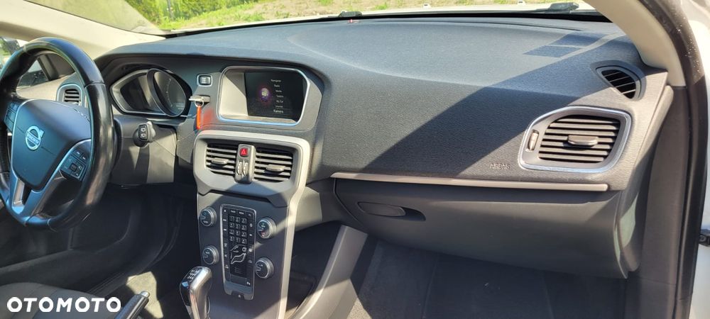 Volvo V40 - 18
