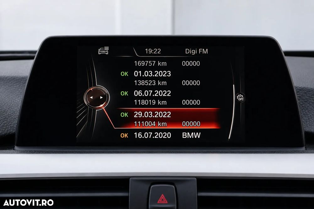 BMW Seria 3 318d Aut. - 29