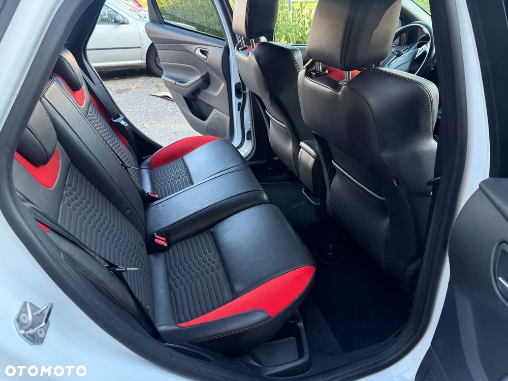 Ford Focus - 11