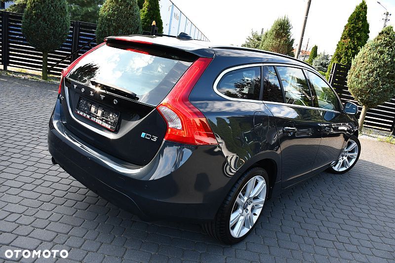 Volvo V60 D3 Momentum - 4