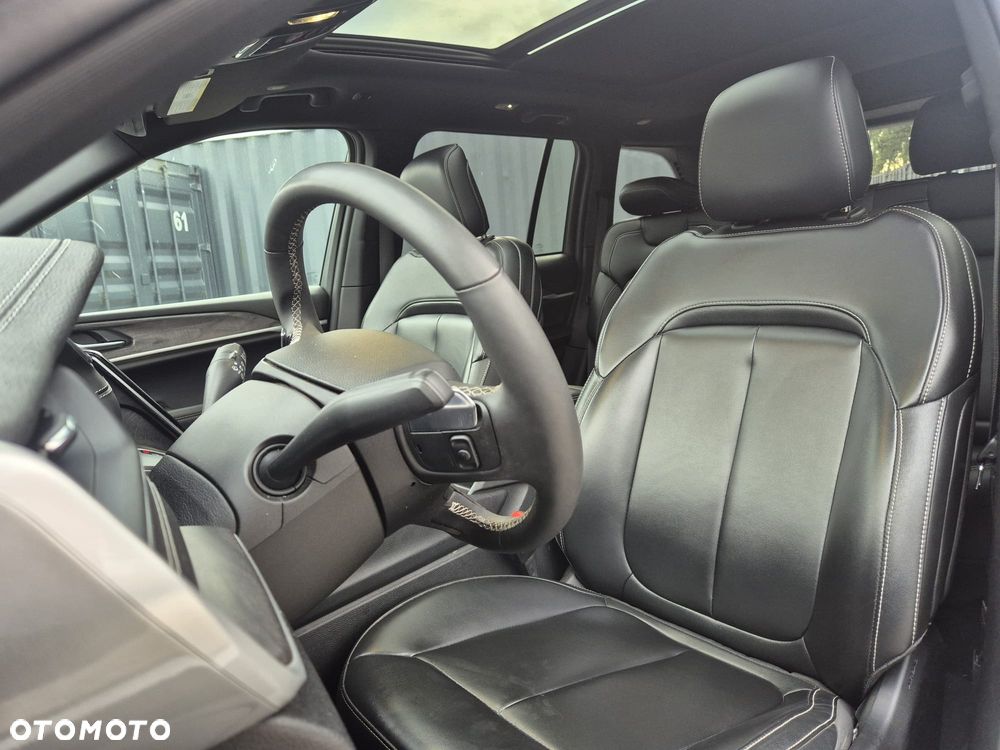 Jeep Grand Cherokee - 12