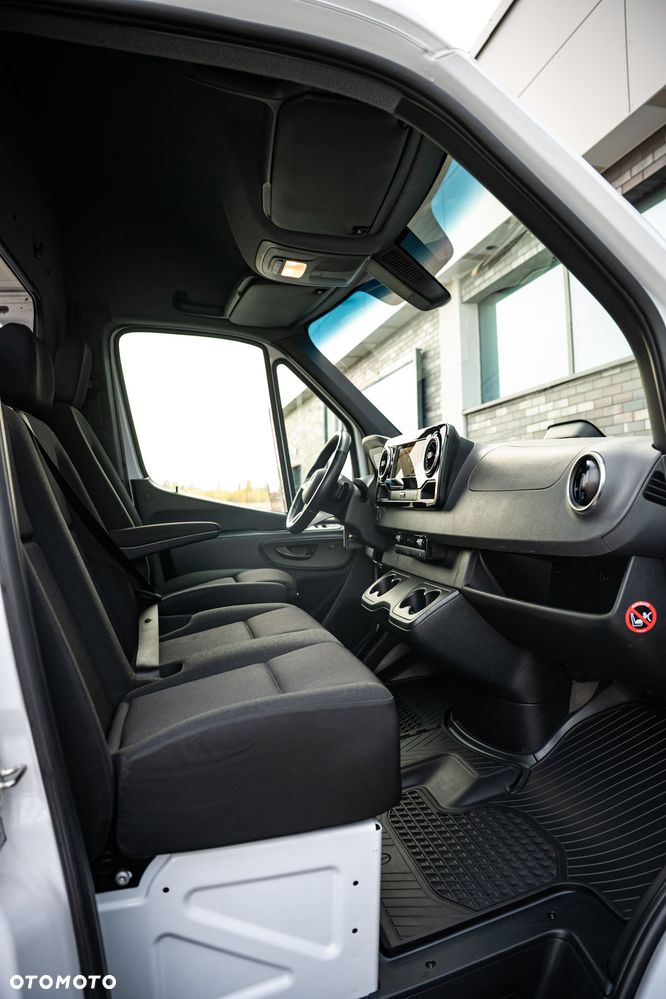 Mercedes-Benz Sprinter - 19