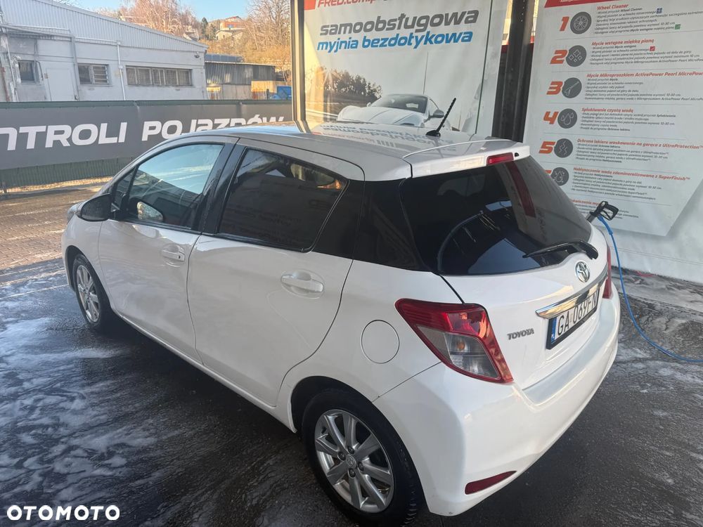 Toyota Yaris 1.0 Premium - 3