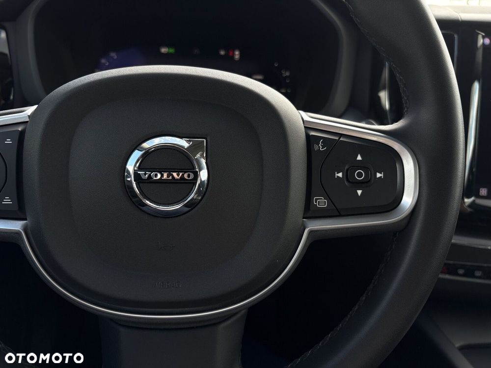 Volvo XC 60 T6 Plug-In Hybrid AWD Inscription - 19