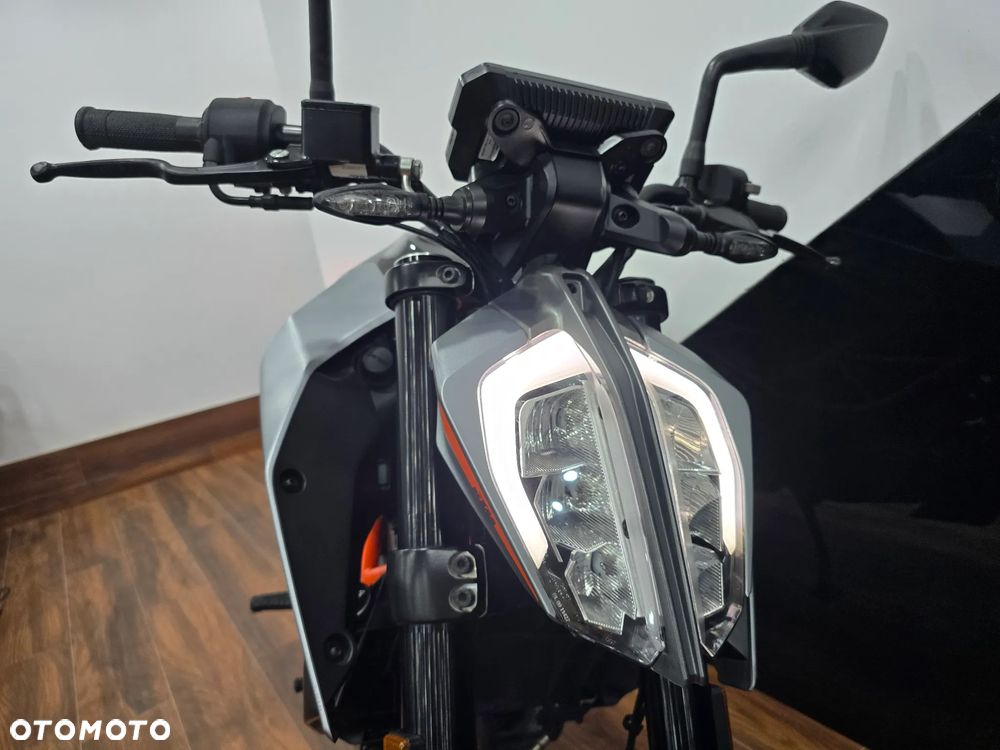 KTM Duke - 18