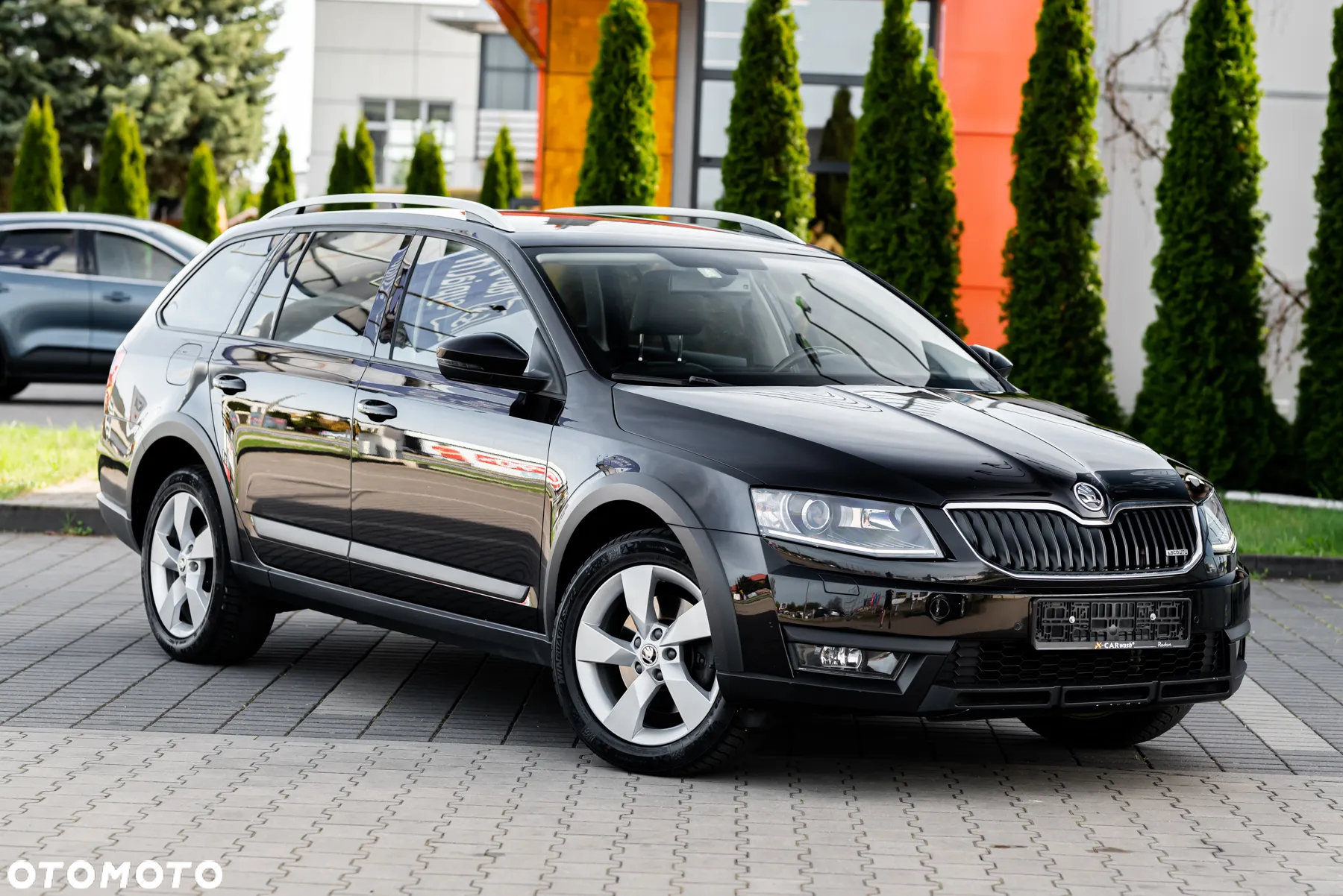 Skoda Octavia Combi 2.0 TDI 4x4 DSG Scout - 2