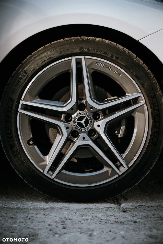 Mercedes-Benz CLA 180 AMG Line 7G-DCT - 30