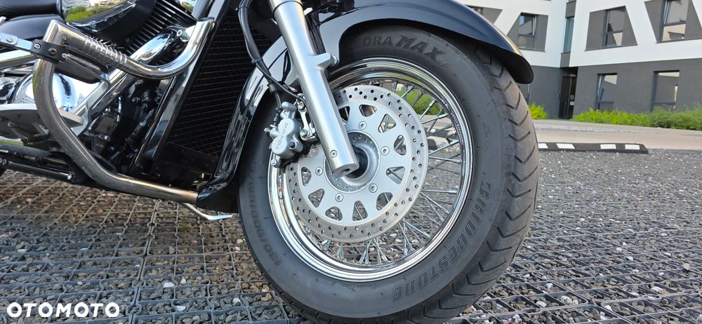 Suzuki Intruder - 9