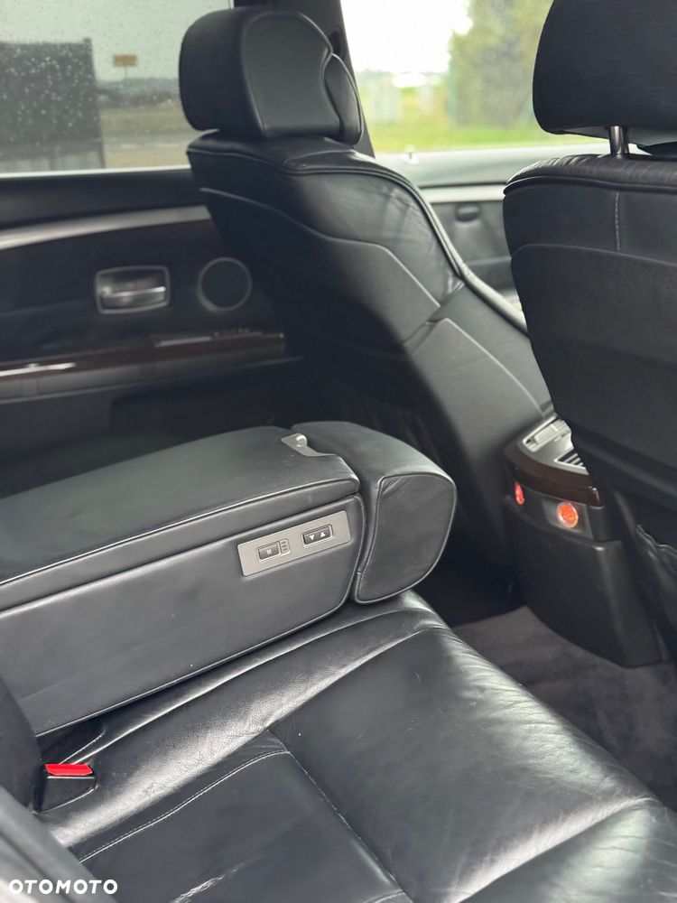 BMW Seria 7 750i L - 22