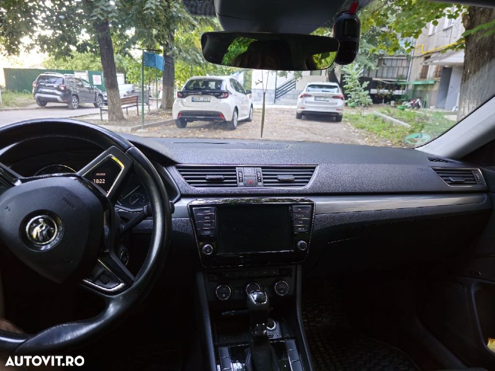 Skoda Superb 2.0 TDI DSG Ambition - 18