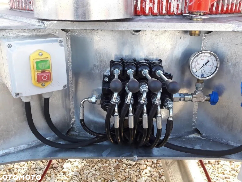 KLAAS Vicario OMV 380 - 8