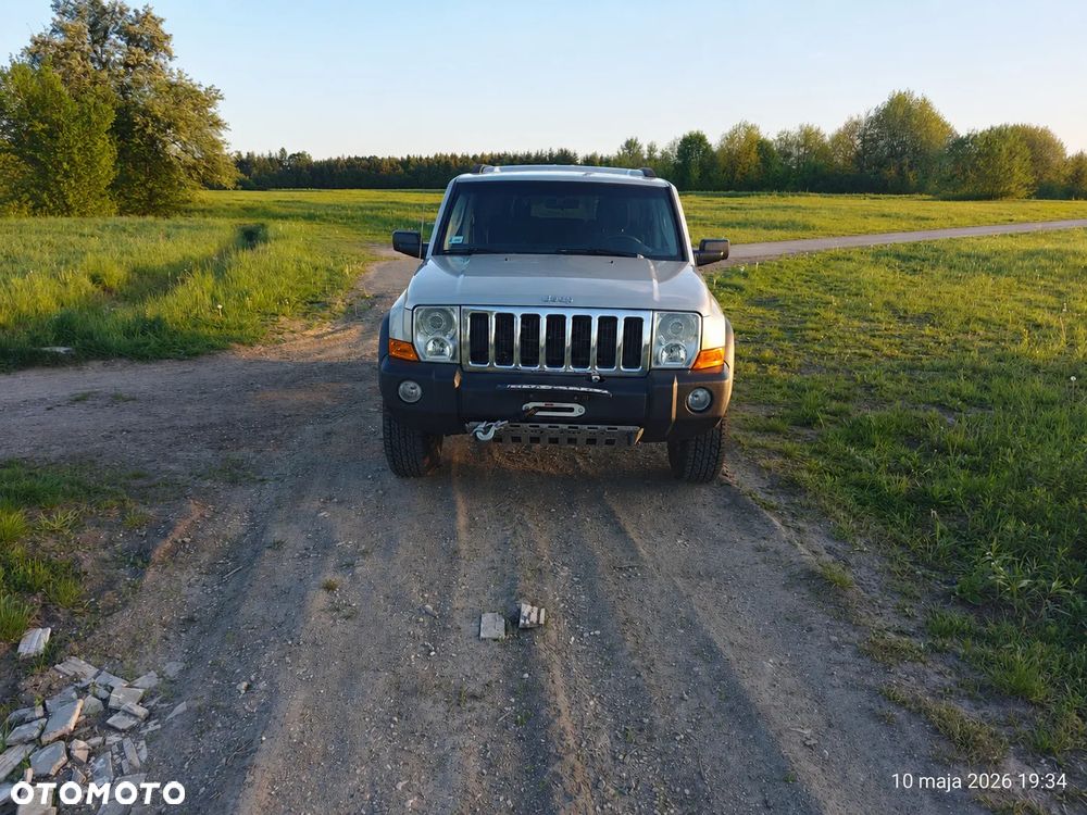 Jeep Commander - 4