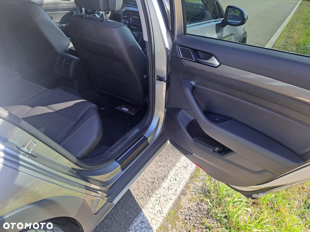 Volkswagen Passat Alltrack - 23