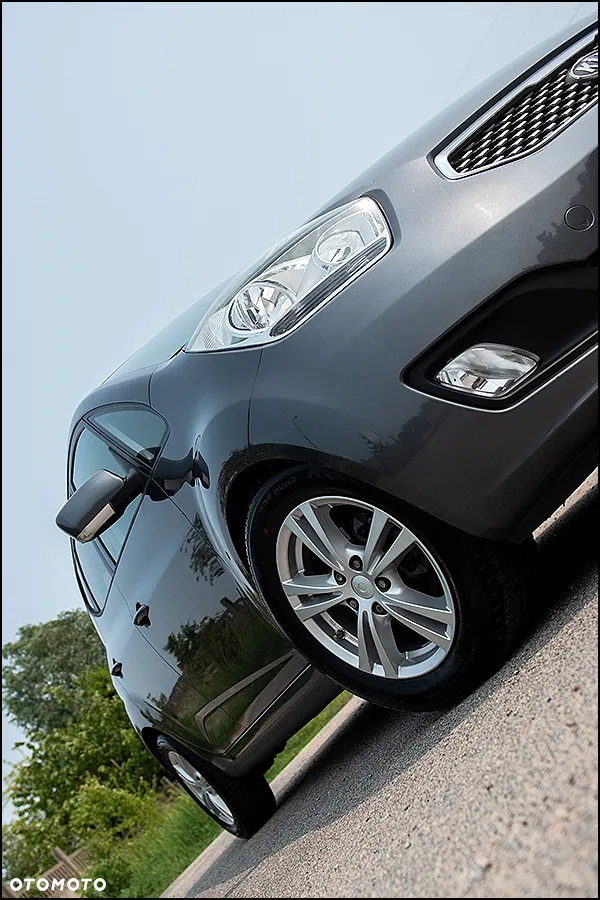 Kia Venga - 15