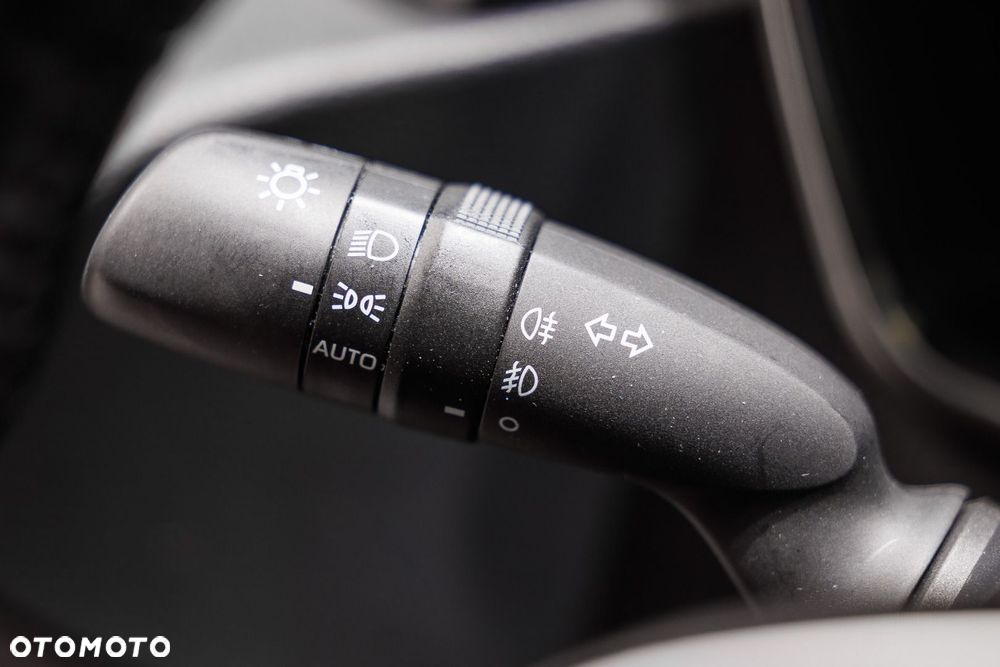 Toyota Corolla 1.8 Hybrid Comfort - 29