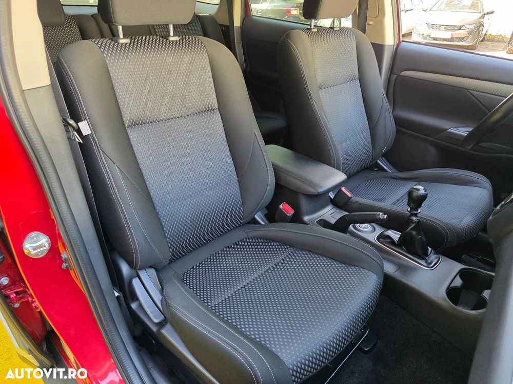 Mitsubishi Outlander 2.2 Litre DI-D AWD Intense - 12