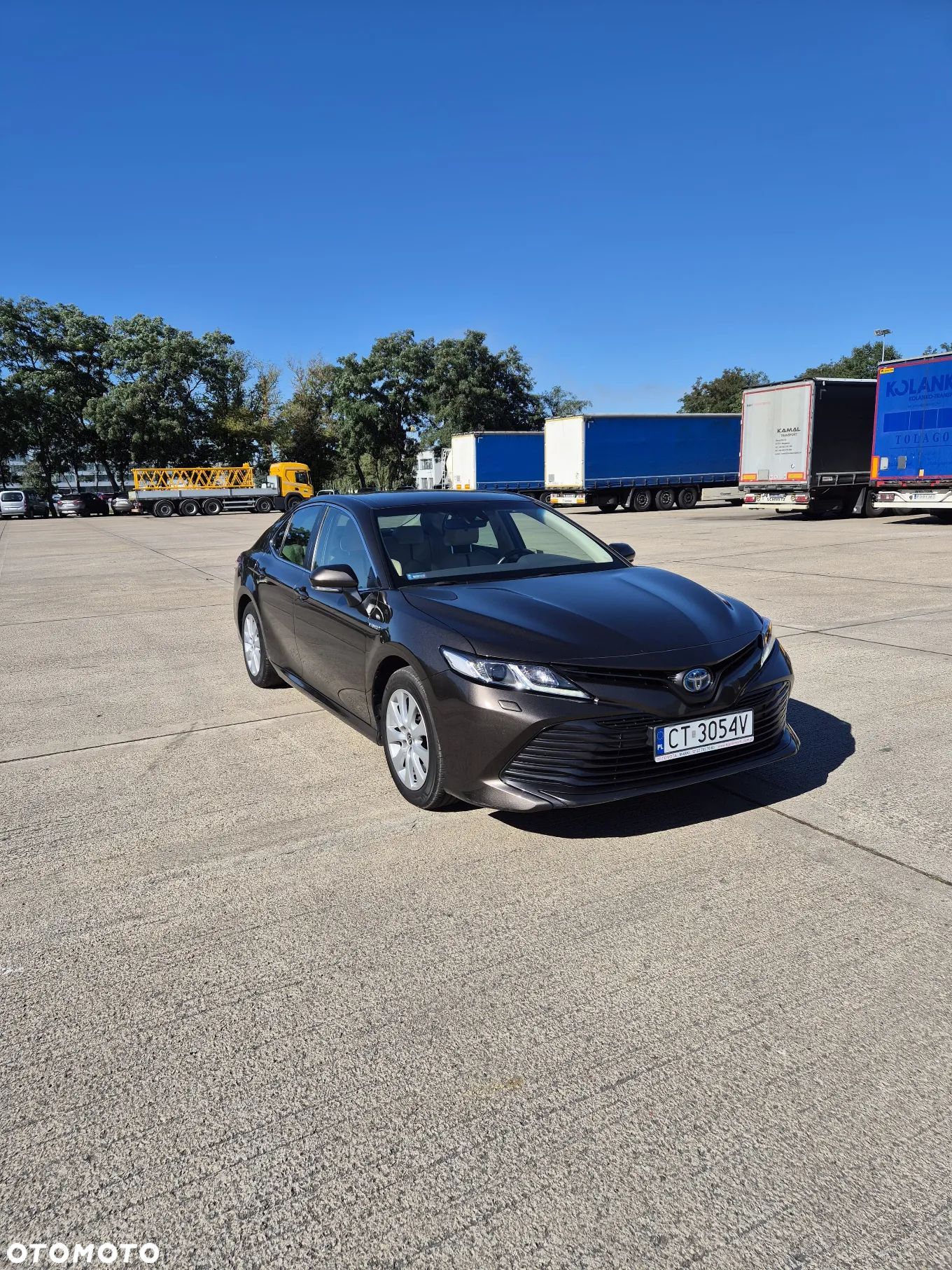 Toyota Camry - 1