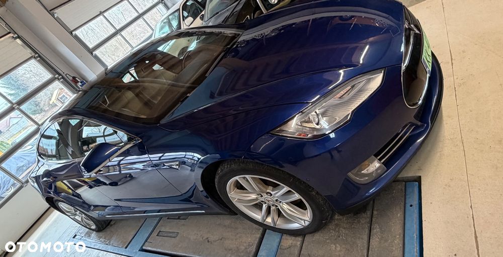 Tesla Model S 90D Allradantrieb - 2