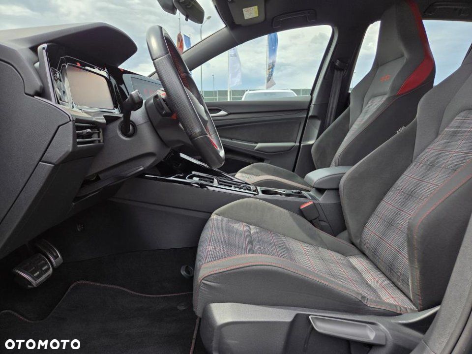 Volkswagen Golf - 13