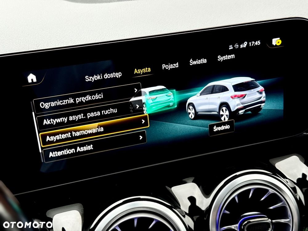 Mercedes-Benz GLB - 41