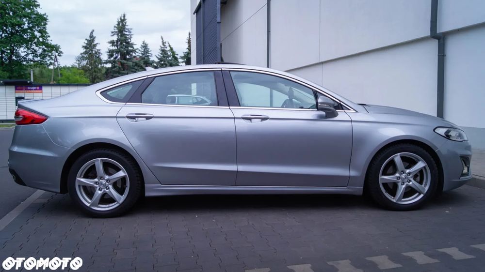Ford Fusion - 25