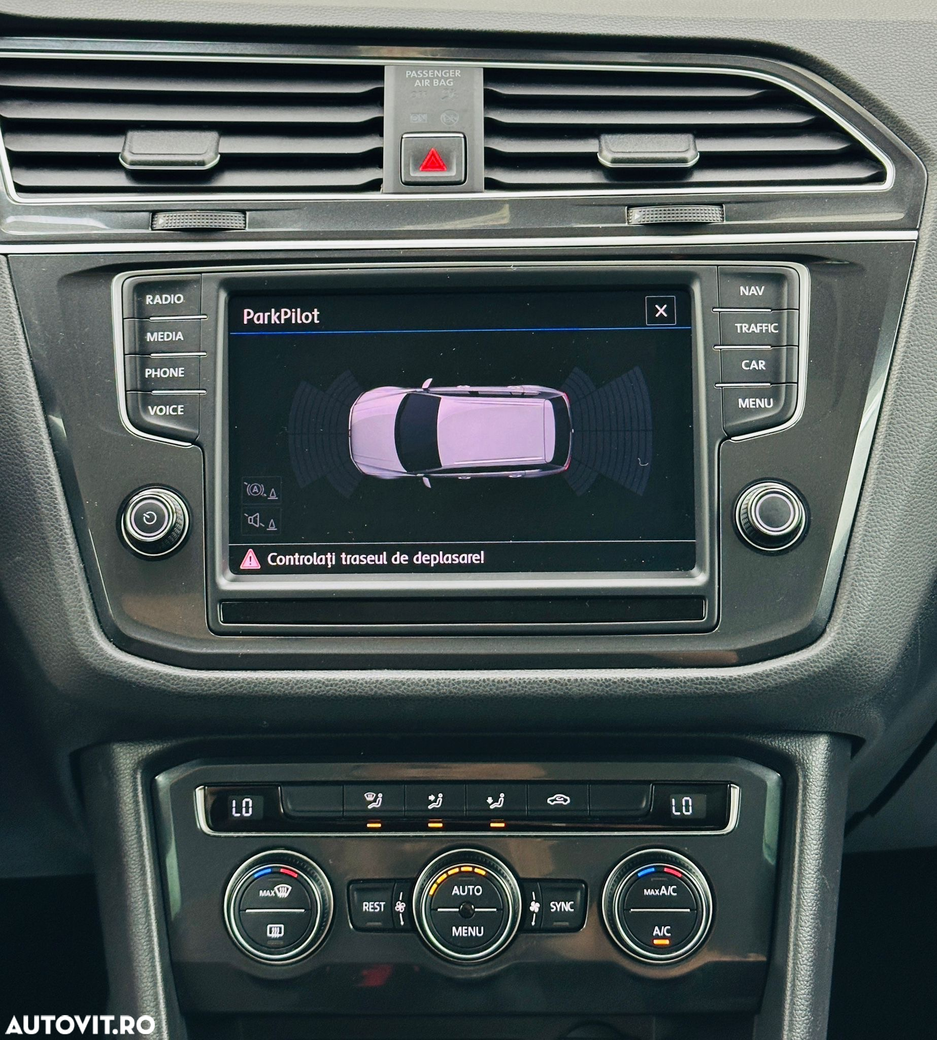 Volkswagen Tiguan - 33