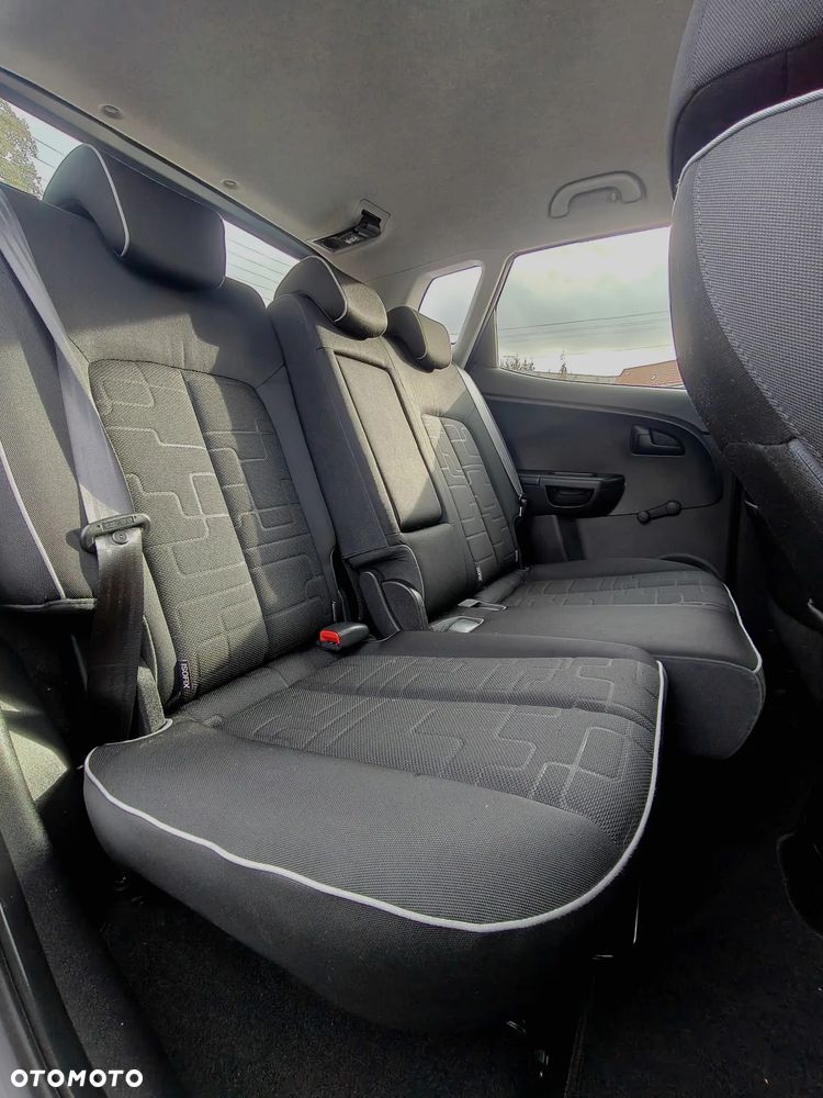 Kia Venga - 15